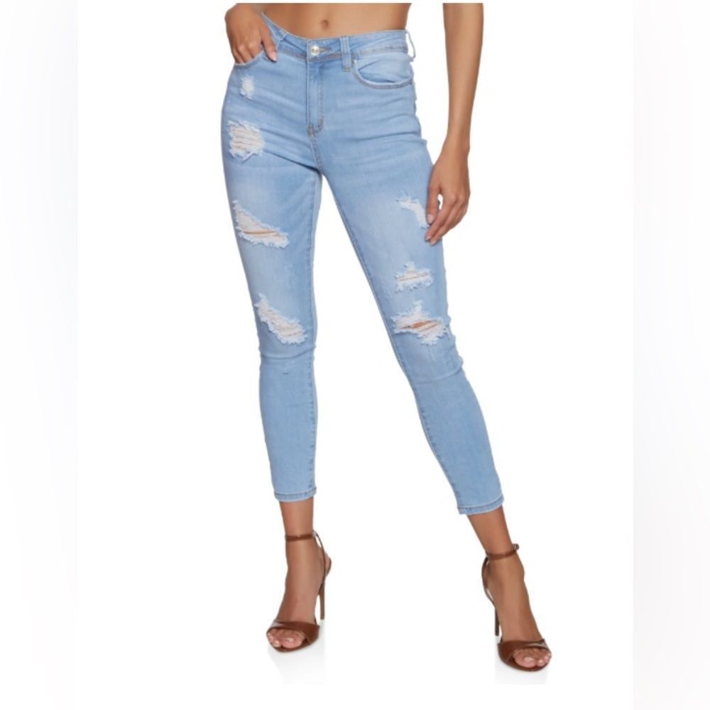 WAX Mid Rise Distressed Jeans - Light Wash Size 7